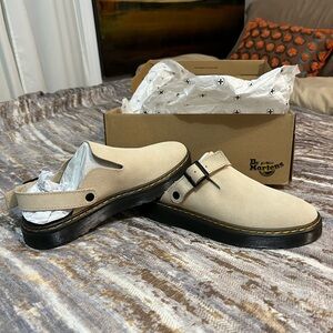 NEW size 10 Doc Marten’s Carlson Cream (Warm Sand) Suede Clogs/Mules